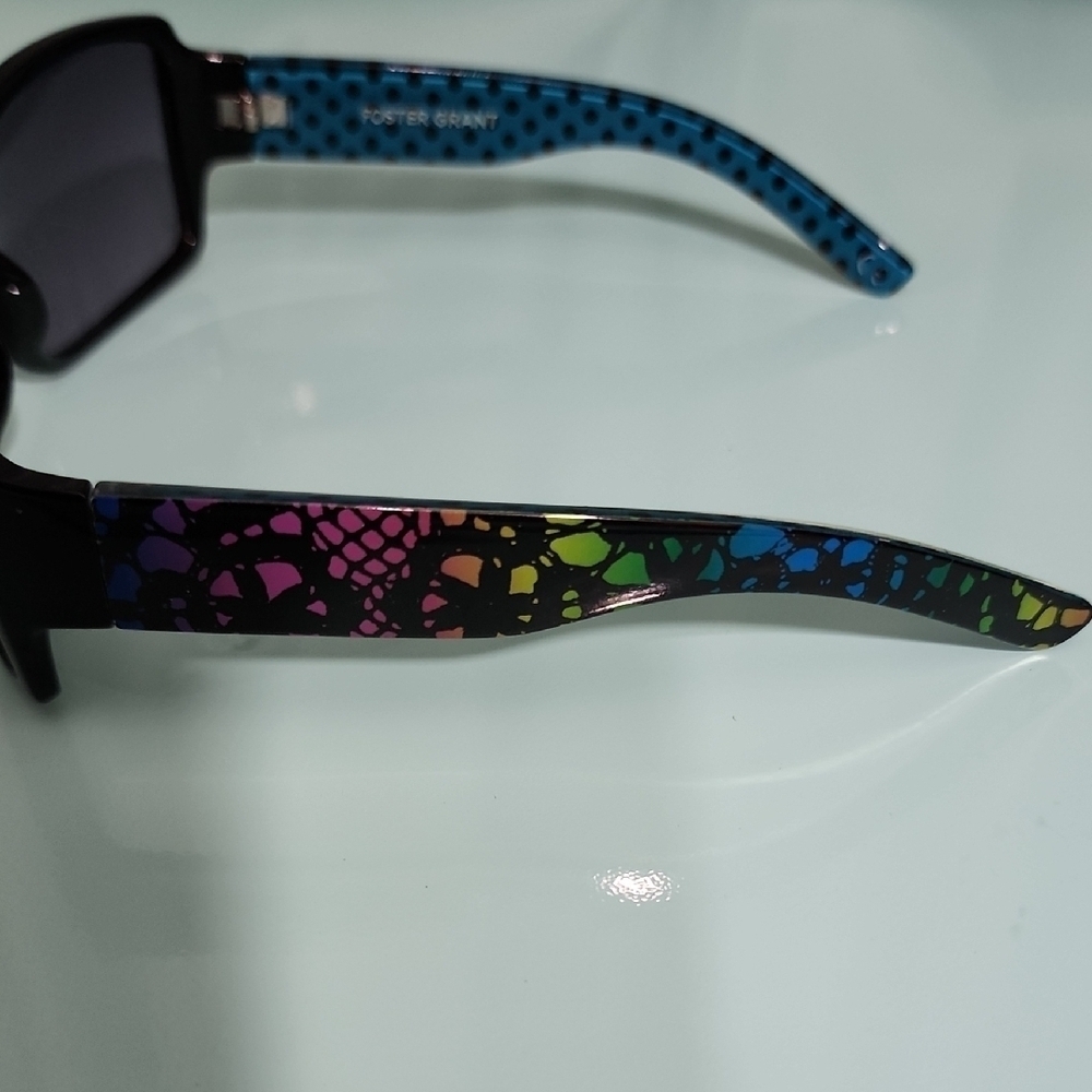 Foster Grant Polka Dot & Snakeskin Sunglasses - Picture 3 of 3